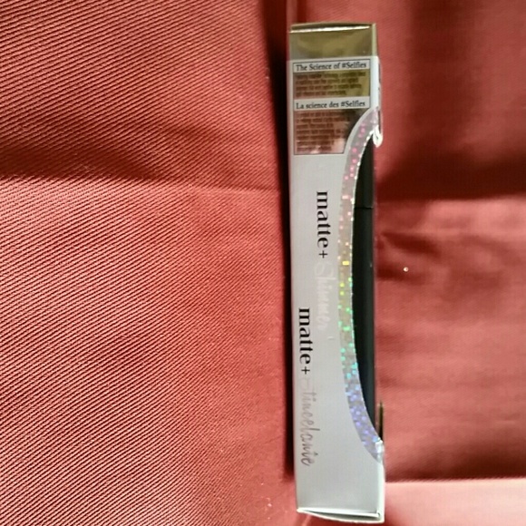 Makeup - Picture 2 of 4